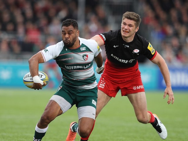 Owen Farrell chases down Telusa Veainu during the Aviva Premiership semi-final between Saracens and Leicester Tigers on May 21, 2016