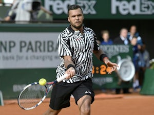 Tsonga comes from behind to beat Baghdatis