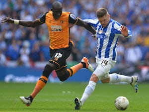 Hooper helps Wednesday down Leeds