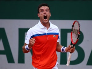 Bautista Agut eases into fourth round