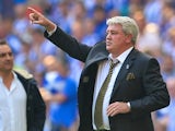 Steve Bruce gives instructions during the Championship playoff final between Hull City and Sheffield Wednesday on May 28, 2016