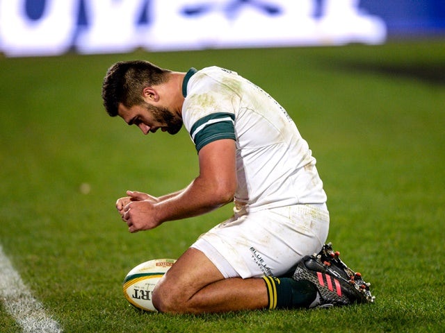 Damian de Allende scores a try in the Test match between South Africa and Ireland at Emirates Airline Park on June 18, 2016