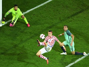 Ivan Perisic controls the ball during the Euro 2016 RO16 match between Croatia and Portugal on June 25, 2016