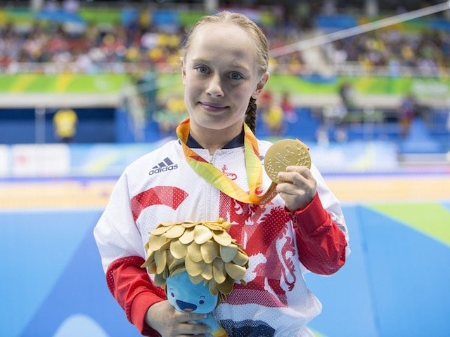 Robinson storms to Commonwealth gold