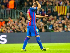 Agent: 'Alba still waiting on Barca deal'