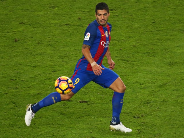 Barca clear Suarez to play for Uruguay