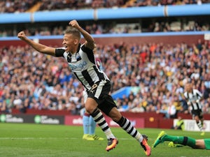 Gayle opens up five-point lead for Newcastle