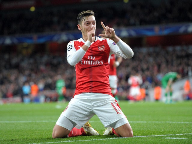 Agent: 'Mesut Ozil committed to Arsenal'
