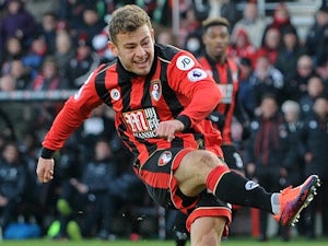 Fraser signs new Bournemouth contract