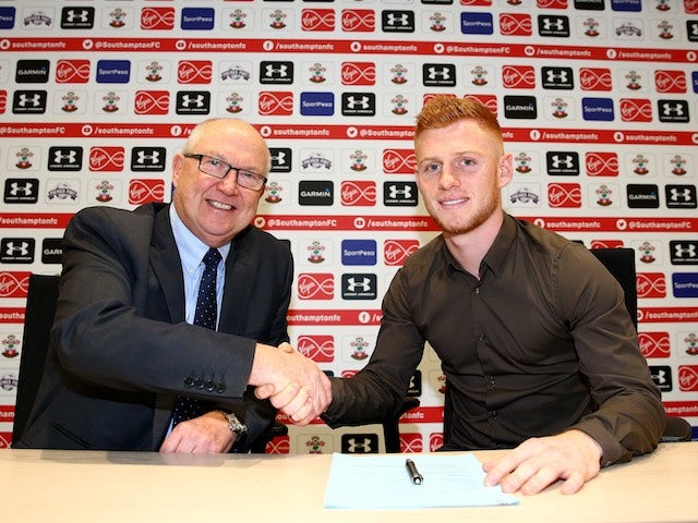 Reed signs new Southampton contract