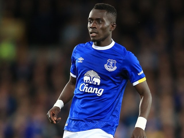 Idrissa Gueye pens new Everton contract