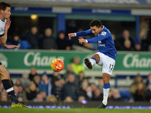 Aaron Lennon scores the opener during the game between Everton and Tottenham Hotspur on January 3, 2016