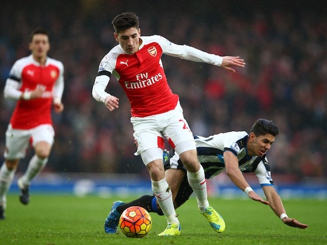 Hector Bellerin and Ayoze Perez  in action during the game between Arsenal and Newcastle on January 2, 2016