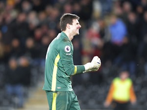 Leicester confirm Jakupovic arrival
