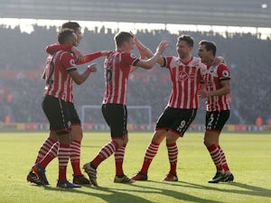 Southampton ease to victory over Leicester