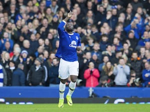 Lukaku hits four as Everton win nine-goal thriller