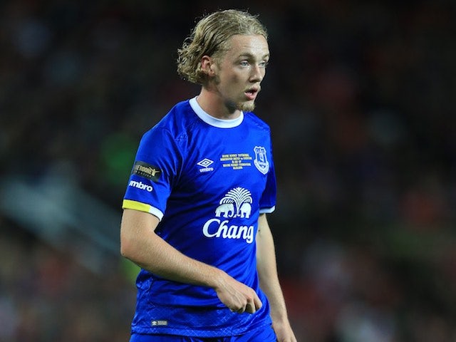 Davies signs long-term deal at Everton