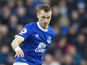 Everton pair 'removed from training'