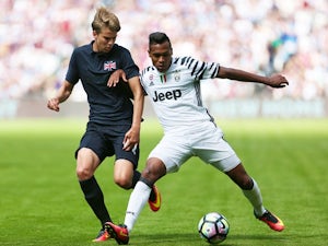 Juventus confirm Alex Sandro injury