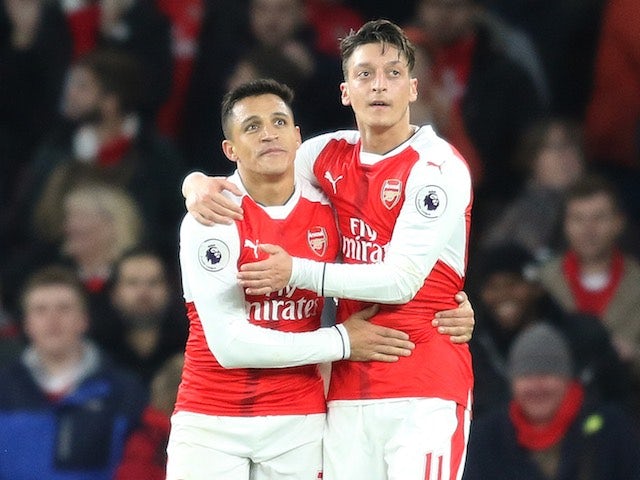 Arsenal players 'unhappy with Ozil, Sanchez'