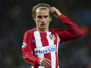 Diego Simeone offers support to Griezmann