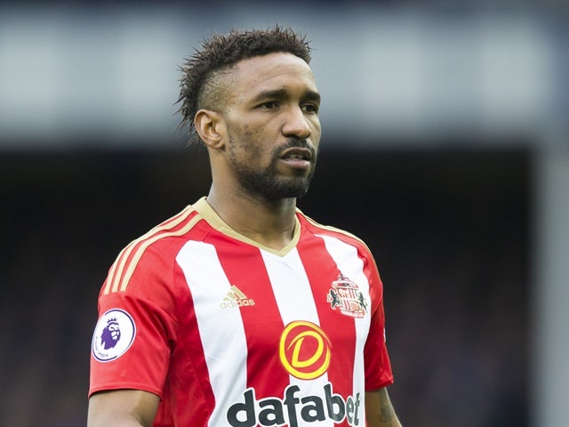 Moyes surprised by Defoe contract clause