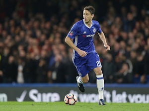 Neville urges Man Utd to sign Matic