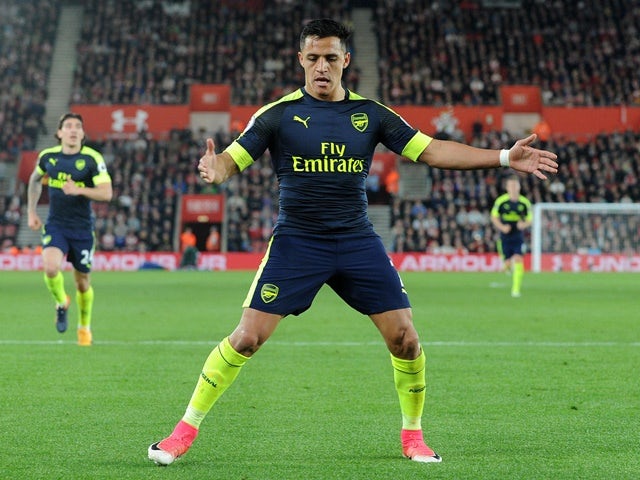 Sanchez 'at odds with agent over Arsenal exit'