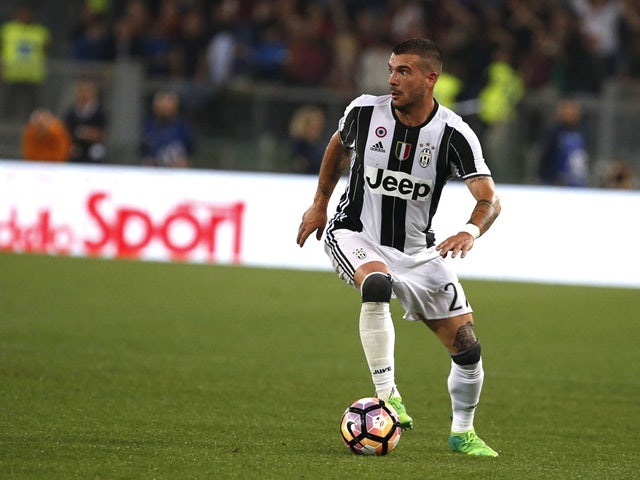 Magpies 'in three-way battle for Sturaro'