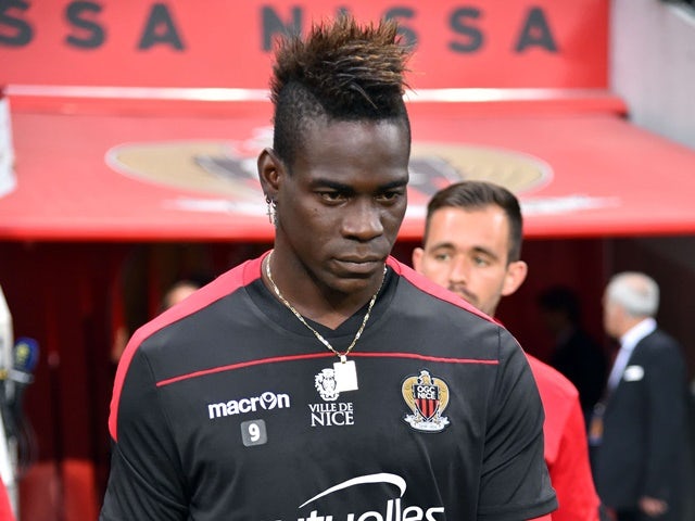 Balotelli pens Nice contract extension