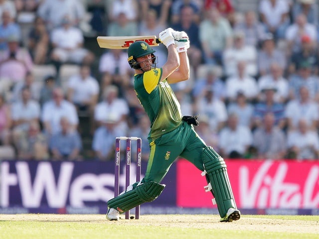 De Villiers steps down as SA ODI captain