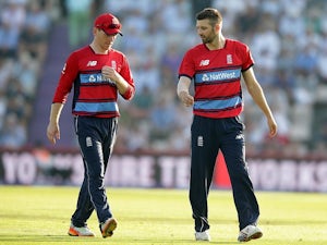 Australia ease to T20 win over England
