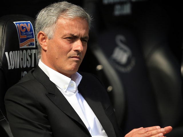 Man Utd 'to hold Mourinho talks in November'