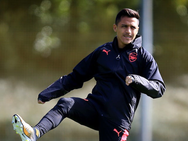 Sanchez 'forced to train with youth team'