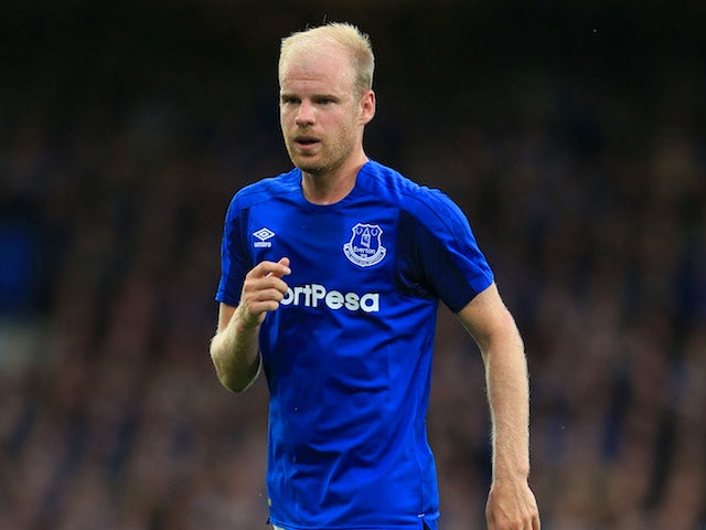 Davy Klaassen in action for Everton during a 2017-18 Europa League match