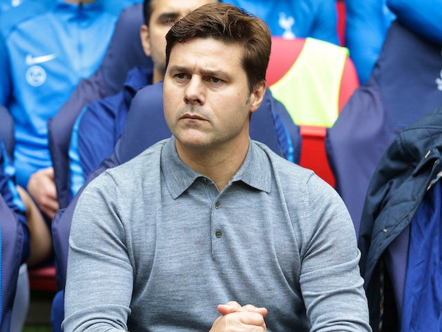 Mauricio Pochettino keeps it casual during the Premier League game between Tottenham Hotspur and Bournemouth on October 14, 2017