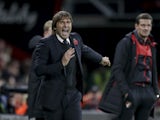 Antonio Conte shouts orders during the Premier League game between Bournemouth and Chelsea on October 28, 2017