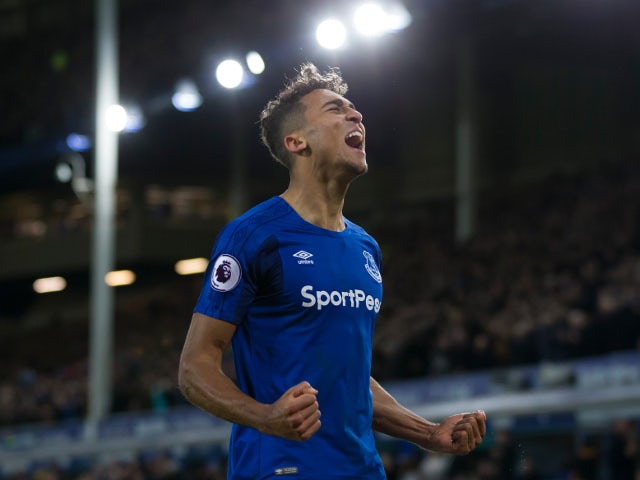 Young Everton trio sign new contracts