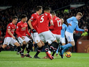  Giggs: 'United can't compete with Man City'