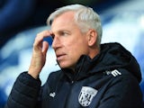 Baggies manager Alan Pardew watches on during the Premier League game between West Bromwich Albion and Manchester United on December 17, 2017