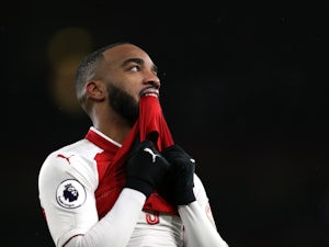 Wenger: 'Lacazette low on confidence'