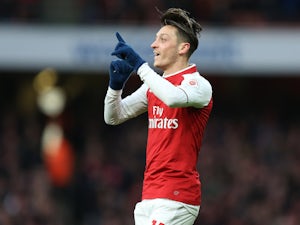 Elneny confirms Ozil has signed new deal