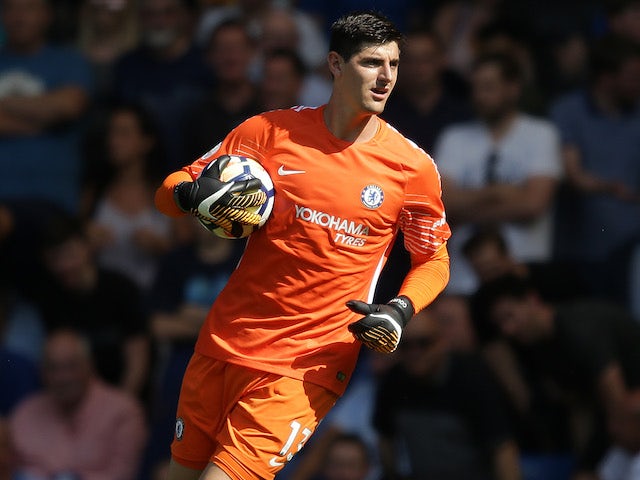 Courtois 'holds talks with PSG'