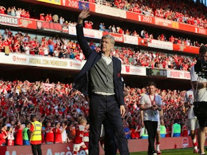 Henry pays tribute to 