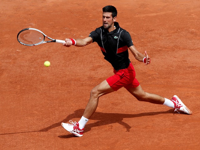 Djokovic sails through to quarter-finals