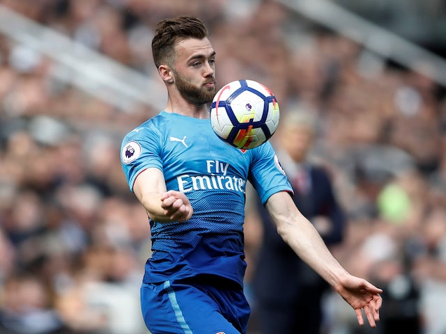 Calum Chambers signs new Arsenal deal
