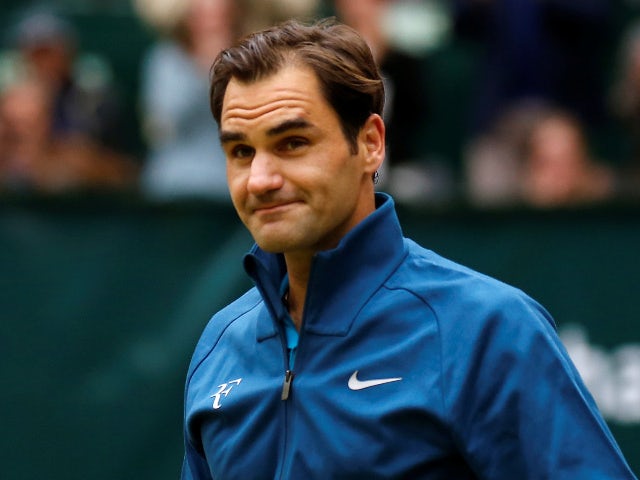 Federer breezes past Lajovic at Wimbledon