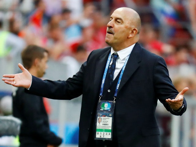 Russia coach Stanislav Cherchesov reacts during the match against Spain on July 1, 2018