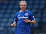 Tom Davies in action for Everton during a pre-season friendly on July 18, 2018
