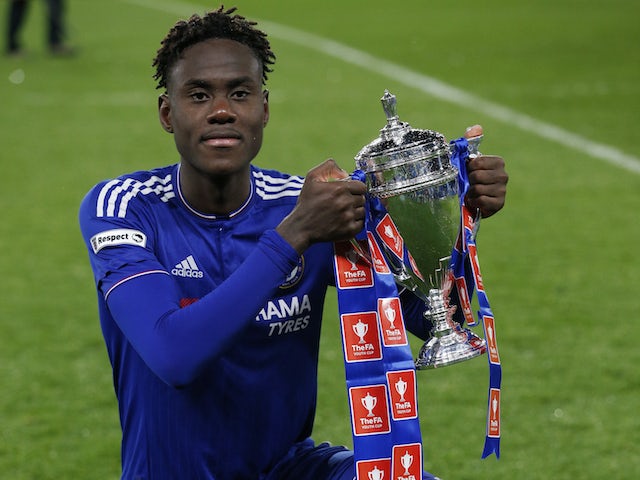 Trevoh Chalobah celebrates winning the FA Youth Cup with Chelsea in 2016